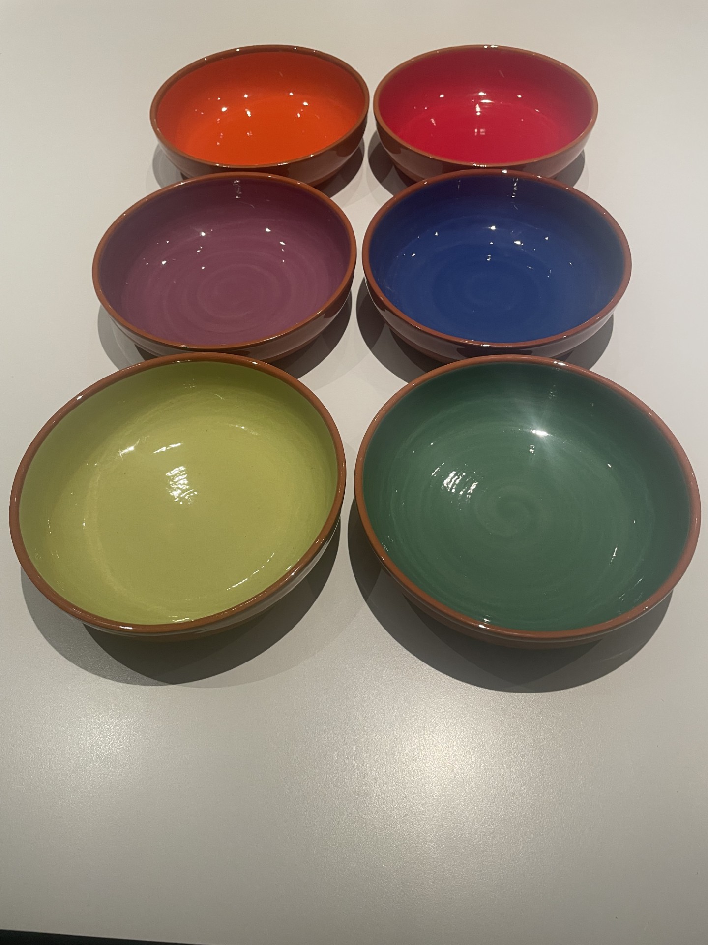 Flade Spanske håndlavede skåle 18 cm.