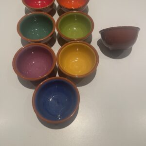 Små  Spanske håndlavede skåle 8 cm.